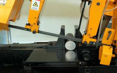 高县数控带锯床自动送料精度会出现偏差吗？